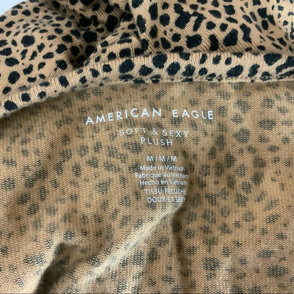 American Eagle Women’s Cardigan Sweater Medium Animal Print Tan Black Vneck - Picture 3 of 7